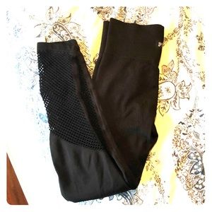 PINK Victoria’s Secret Ultimate Leggings